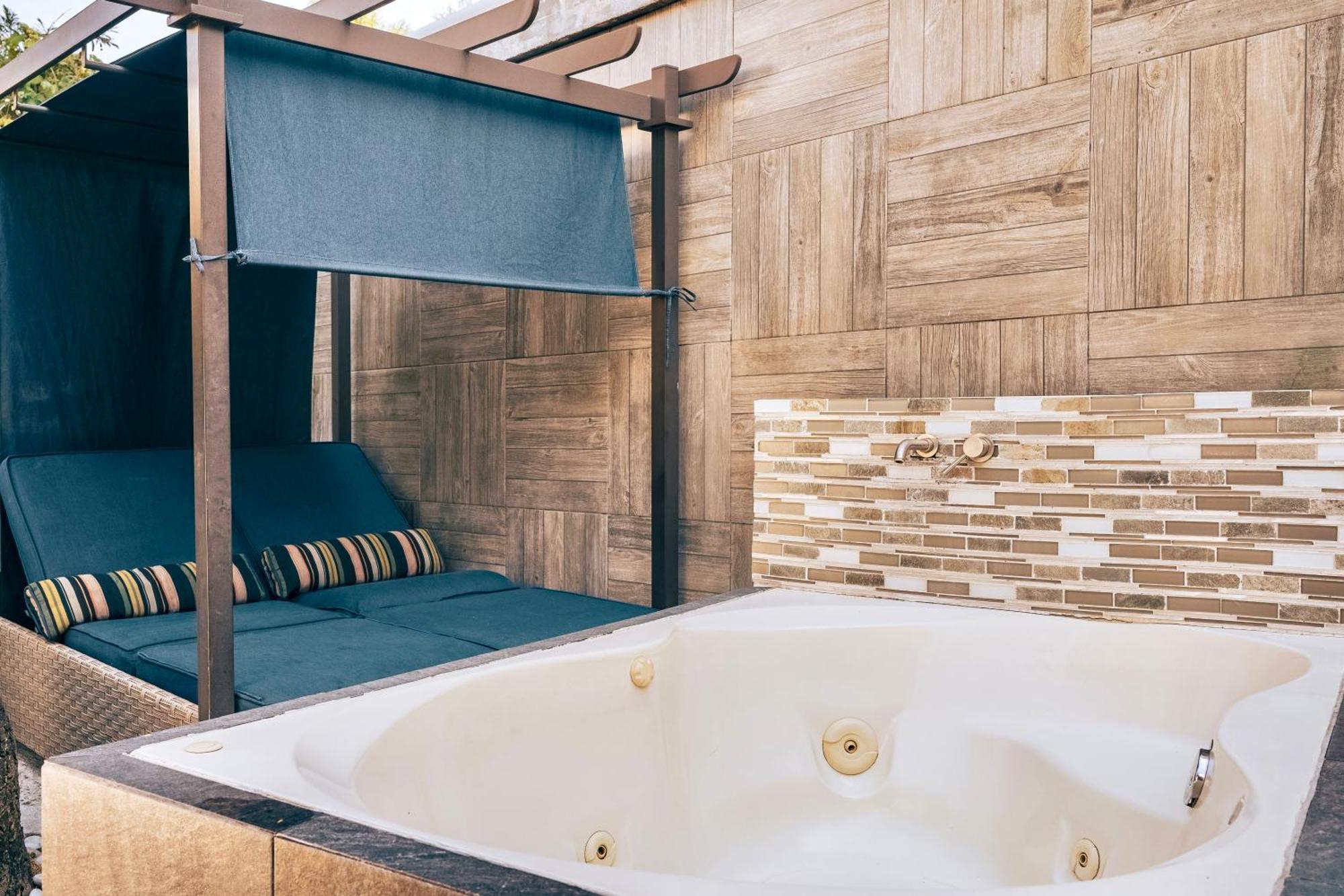 Loft Arte Y Diseno Alberca Climatizada, Amenidades Y Lujo, Terraza Privada Con Asador De Carbon, Cuernavaca Somos Los Unicos Que Te Ofrecemos Para Tu Uso Personal Y Exclusivo 2 Jacuzzis Con Agua Caliente Y Sistema De Hidromasaje Tipo Spa المظهر الخارجي الصورة