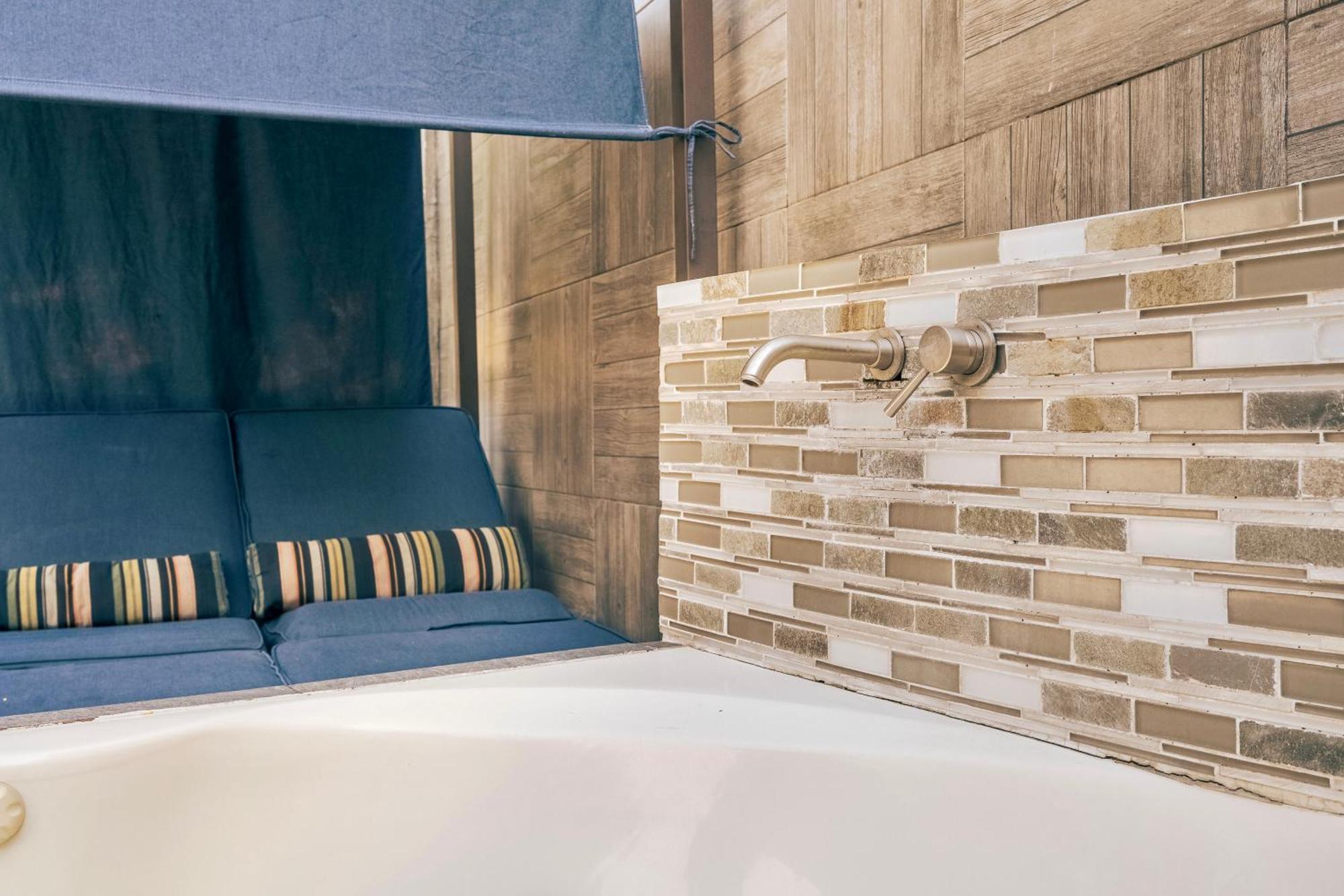 Loft Arte Y Diseno Alberca Climatizada, Amenidades Y Lujo, Terraza Privada Con Asador De Carbon, Cuernavaca Somos Los Unicos Que Te Ofrecemos Para Tu Uso Personal Y Exclusivo 2 Jacuzzis Con Agua Caliente Y Sistema De Hidromasaje Tipo Spa المظهر الخارجي الصورة
